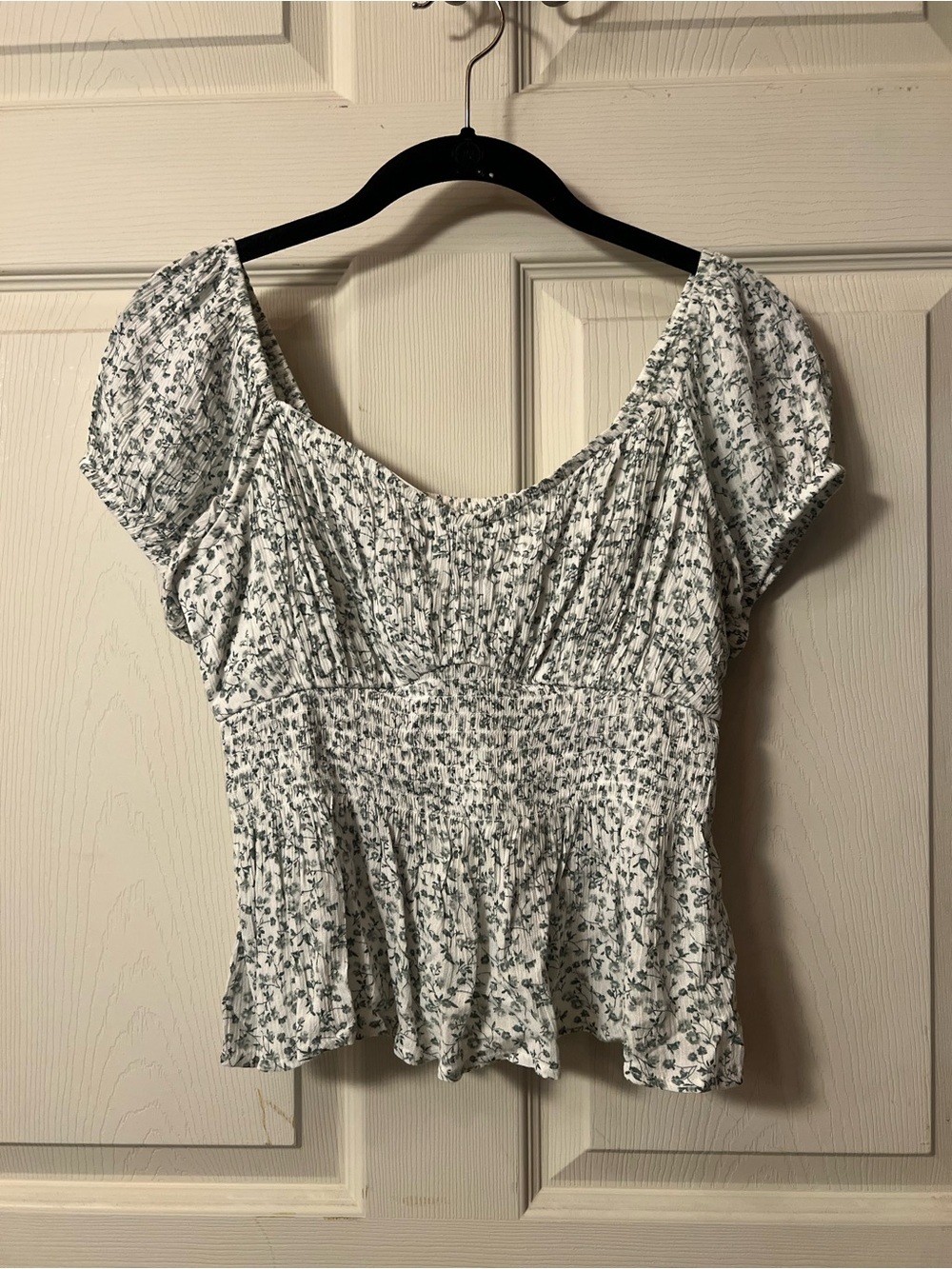 Hollister White Floral Smocked Peplum Top